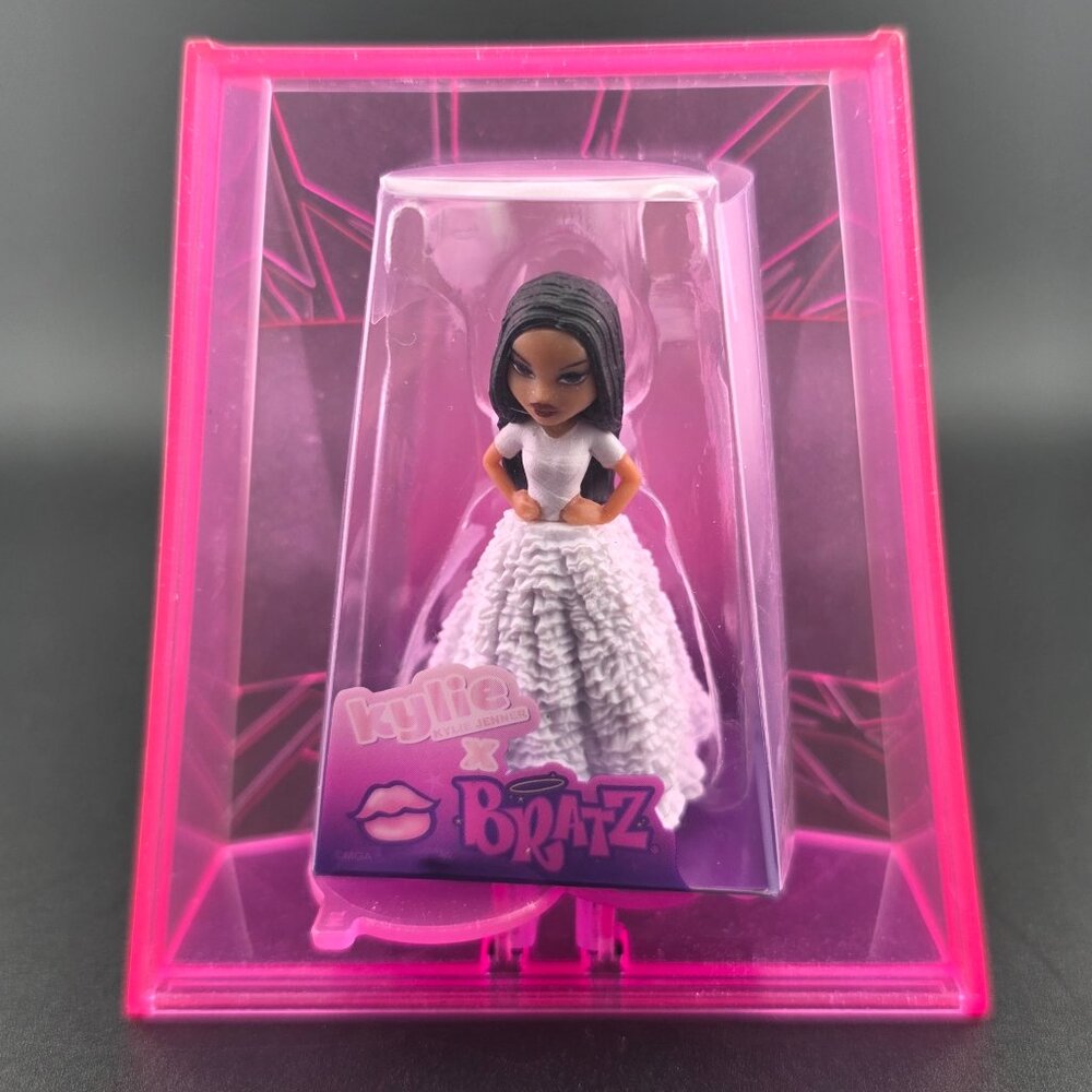 Bratz x Kylie Mini Look 4‎ NIB Collectible
